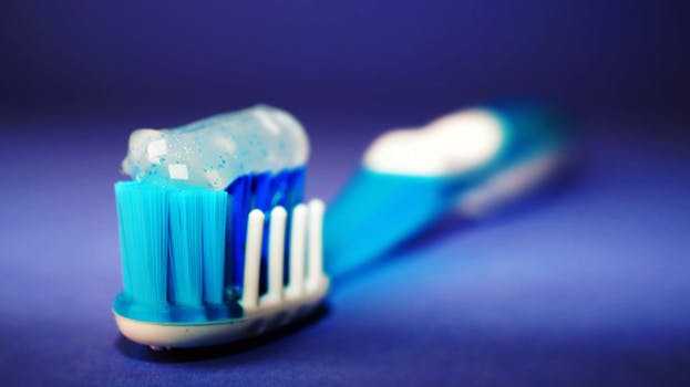 طرق تنظيف الاسنان من الجير والعناية بالفم